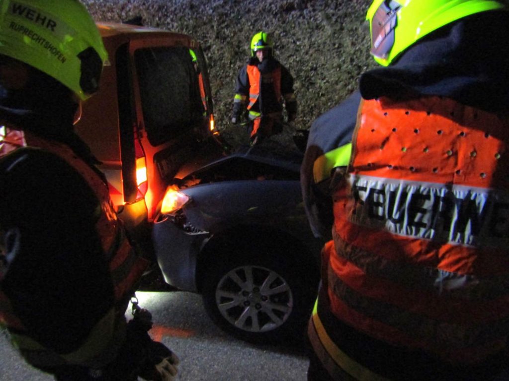 VERKEHRSUNFALL AUF L105