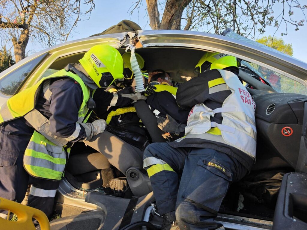 TECHNISCHE ÜBUNG - VERKEHRSUNFALL